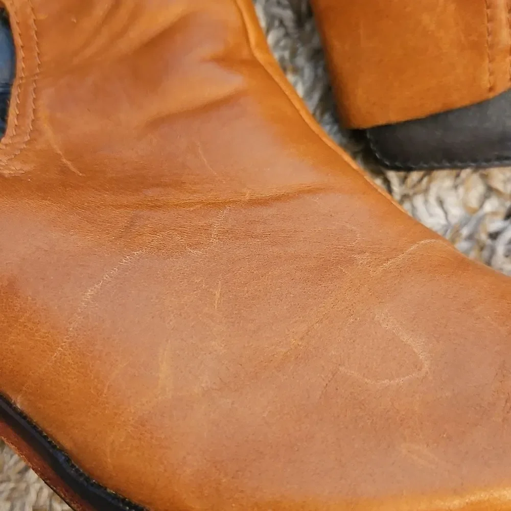 J Shoes detail salt
